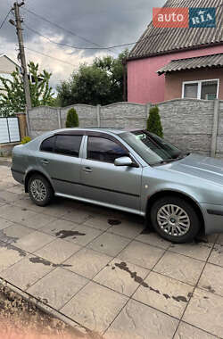 Лифтбек Skoda Octavia 2006 в Новых Санжарах