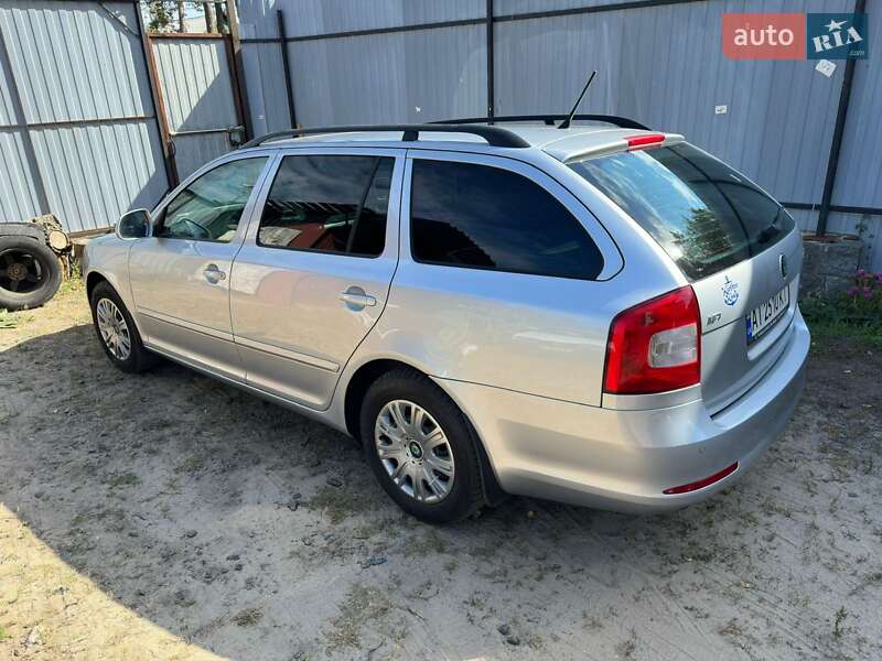 Универсал Skoda Octavia 2011 в Ирпене
