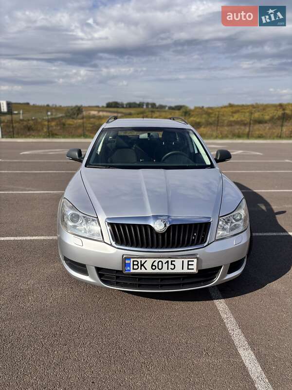 Универсал Skoda Octavia 2010 в Ровно