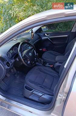 Лифтбек Skoda Octavia 2005 в 