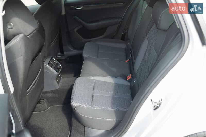 Универсал Skoda Octavia 2021 в Ровно