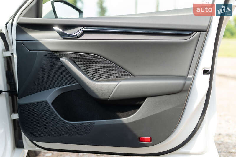 Универсал Skoda Octavia 2021 в Ровно