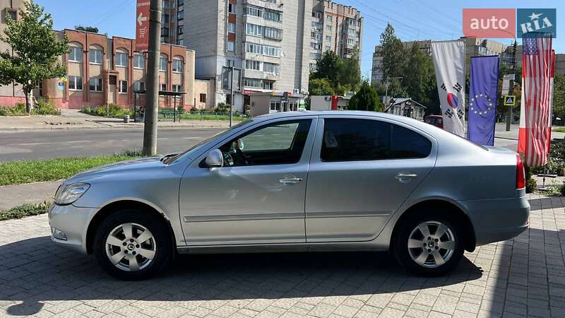 Лифтбек Skoda Octavia 2010 в Львове