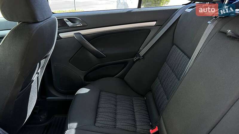 Лифтбек Skoda Octavia 2010 в Львове