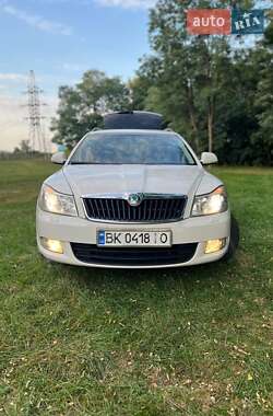 Універсал Skoda Octavia 2012 в Сарнах