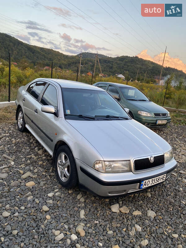 Ліфтбек Skoda Octavia 1997 в Іршаві