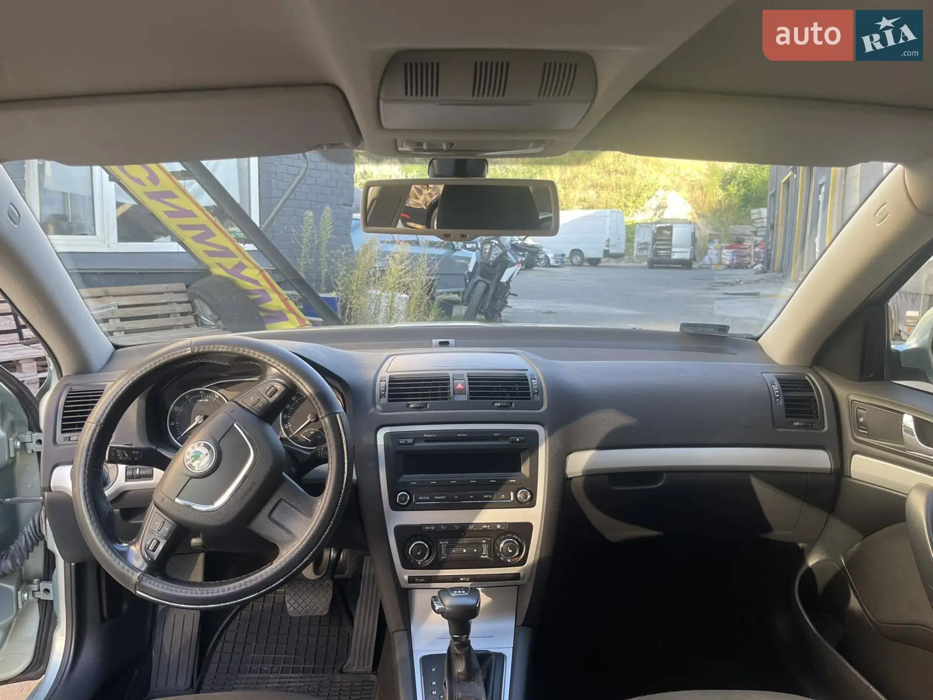 2011 Skoda Octavia - мініатюра 10
