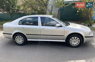 Лифтбек Skoda Octavia 2002 в 