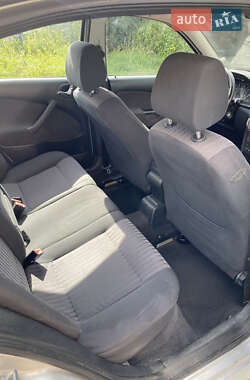 Лифтбек Skoda Octavia 2002 в 