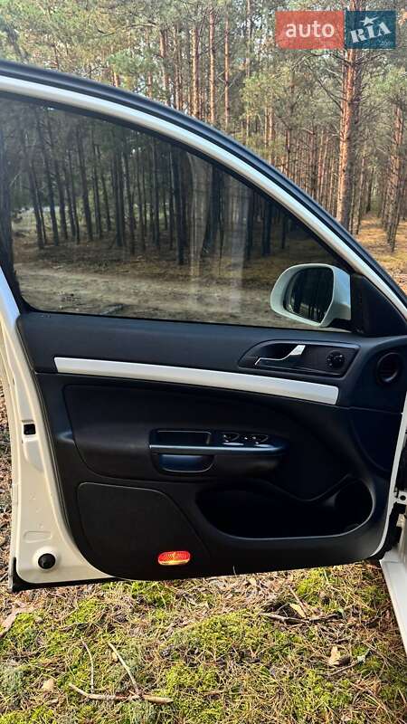 Універсал Skoda Octavia 2011 в Сарнах