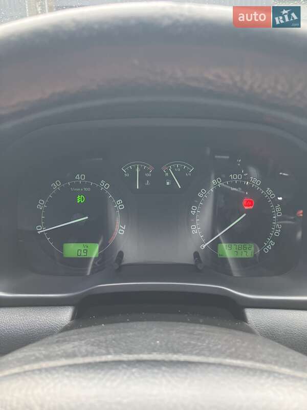 Лифтбек Skoda Octavia 2005 в Днепре
