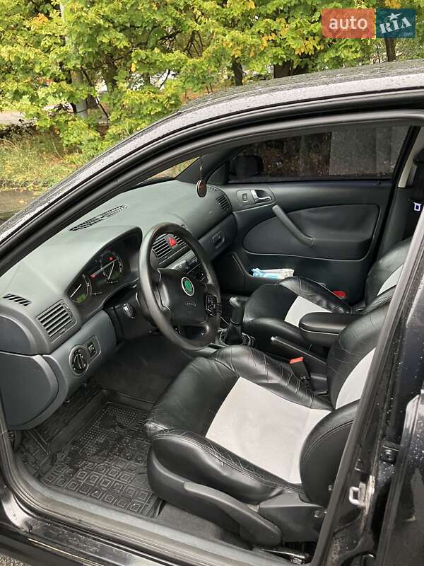 Лифтбек Skoda Octavia 2005 в Днепре