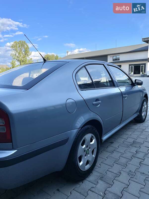 Лифтбек Skoda Octavia 2004 в Иршаве