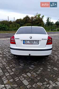 Лифтбек Skoda Octavia 2004 в 