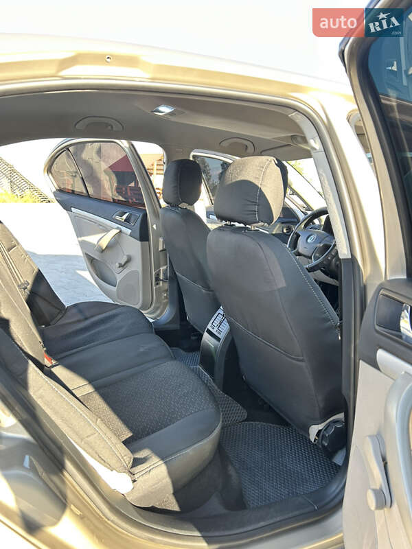 Лифтбек Skoda Octavia 2004 в Новоднестровске фото 16 Лифтбек Skoda Octavia 2004 в Новоднестровске