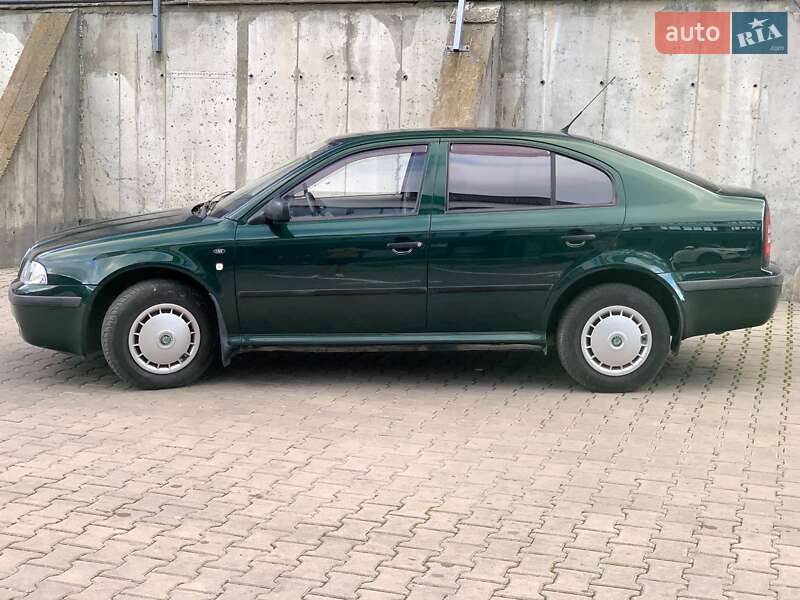 Лифтбек Skoda Octavia 2002 в Ивано-Франковске
