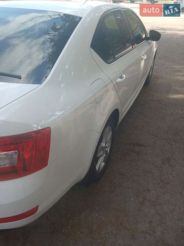 Лифтбек Skoda Octavia 2016 в Апостолово