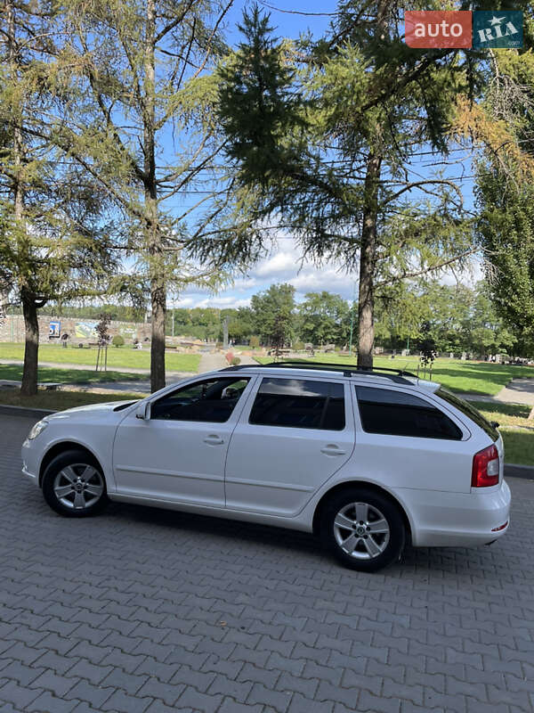 Універсал Skoda Octavia 2010 в Звягелі фото 7 Універсал Skoda Octavia 2010 в Звягелі