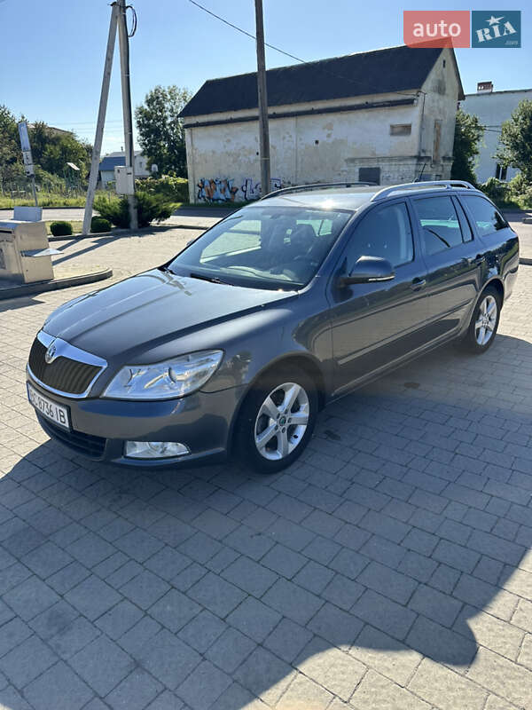 Універсал Skoda Octavia 2012 в Дрогобичі