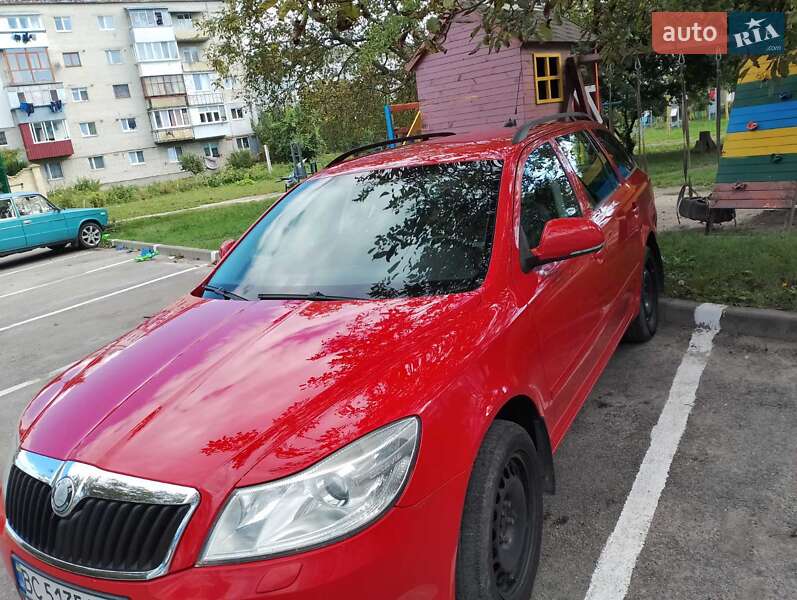 Универсал Skoda Octavia 2010 в Бродах