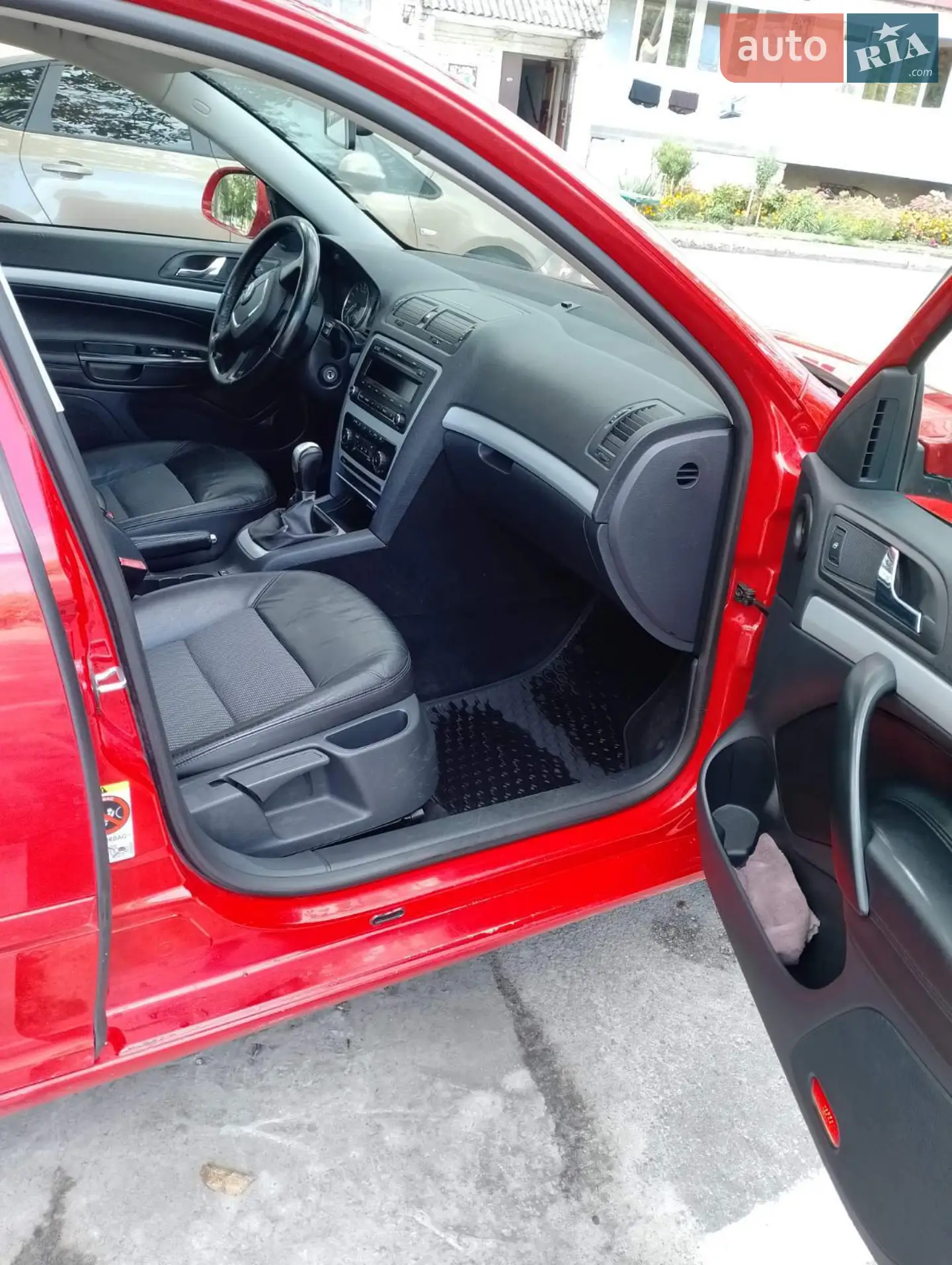 2010 Skoda Octavia - мініатюра 11