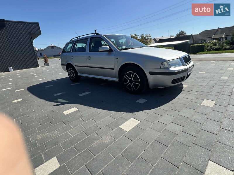 Універсал Skoda Octavia 2003 в Меденичах