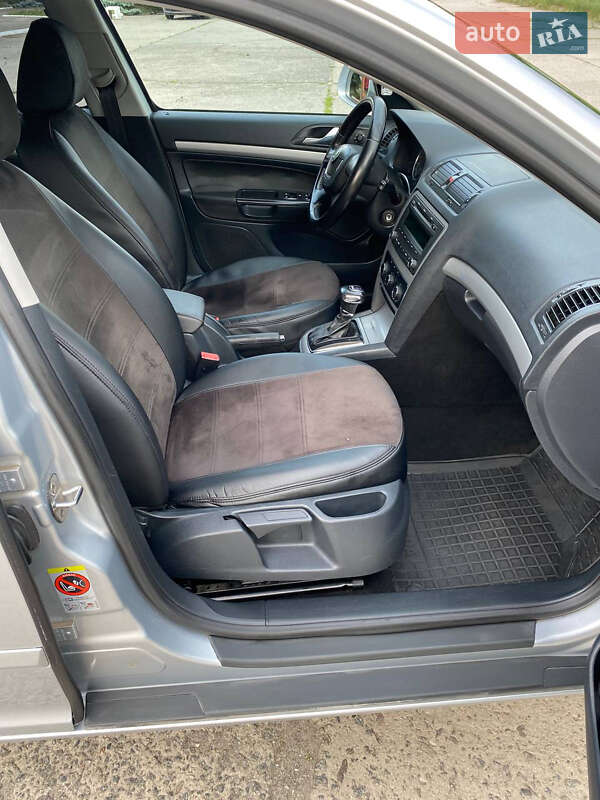 Лифтбек Skoda Octavia 2012 в Нетешине