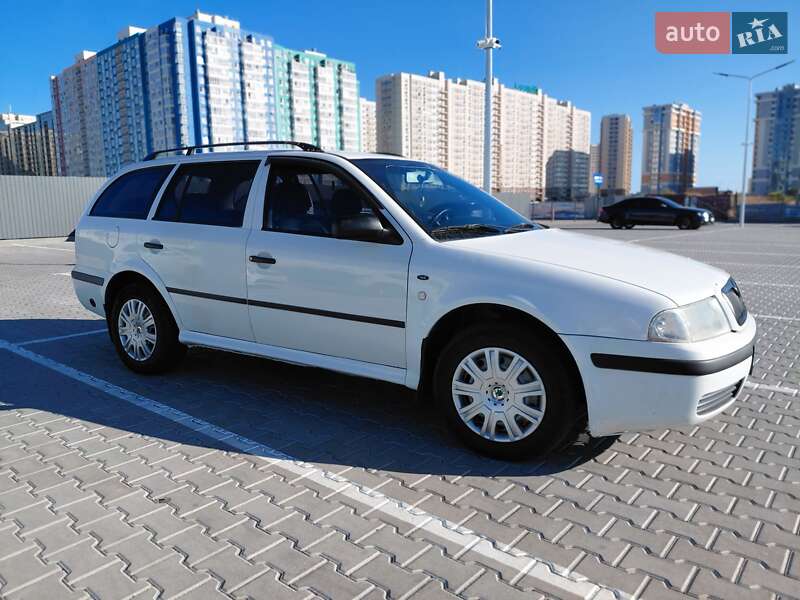 Универсал Skoda Octavia 2002 в Одессе
