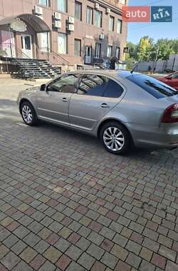 Лифтбек Skoda Octavia 2010 в 