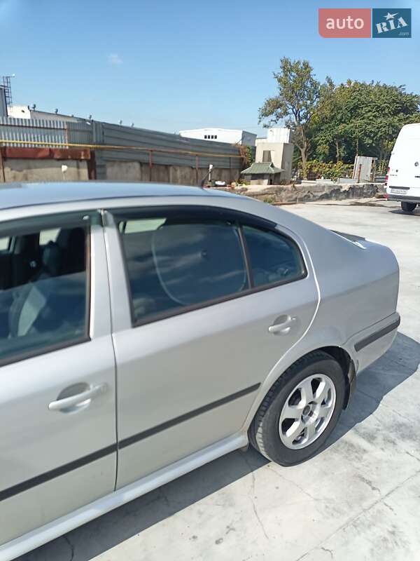 Ліфтбек Skoda Octavia 2002 в Одесі