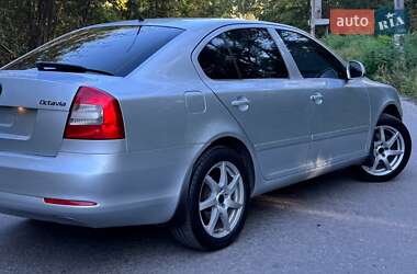 Лифтбек Skoda Octavia 2010 в 