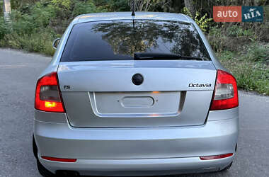 Лифтбек Skoda Octavia 2010 в 