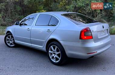 Лифтбек Skoda Octavia 2010 в 
