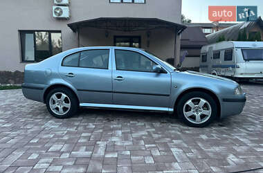 Лифтбек Skoda Octavia 2003 в 