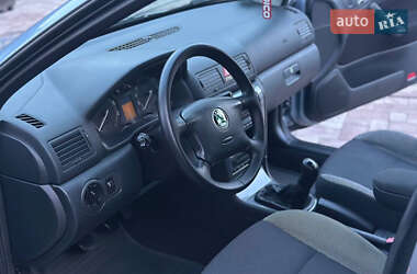 Лифтбек Skoda Octavia 2003 в 