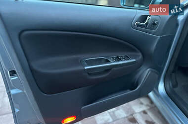 Лифтбек Skoda Octavia 2003 в 