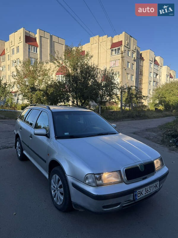 Универсал Skoda Octavia 1998 в Ровно