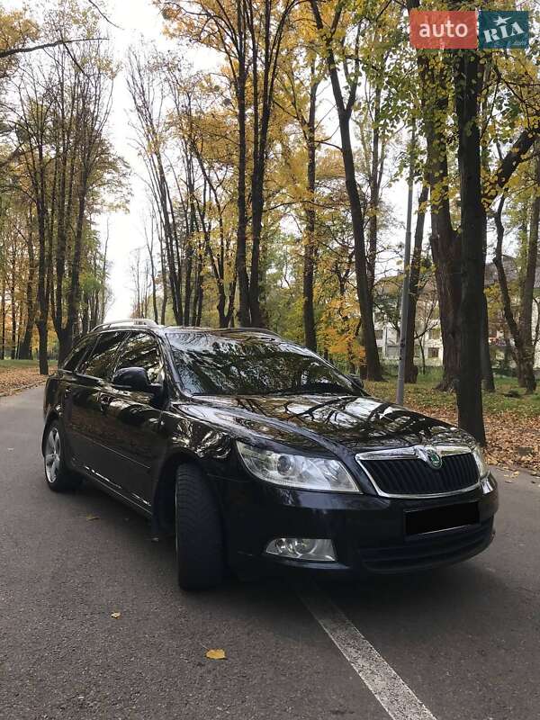 Универсал Skoda Octavia 2011 в Черновцах