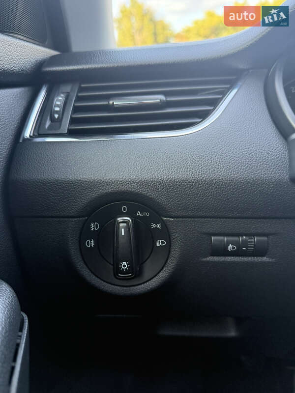 Лифтбек Skoda Octavia 2016 в Запорожье