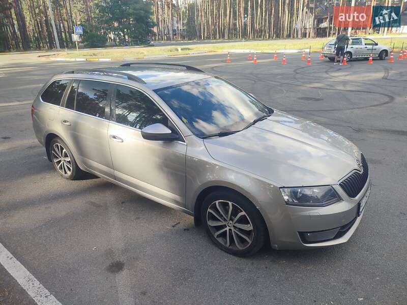Универсал Skoda Octavia 2013 в Ирпене