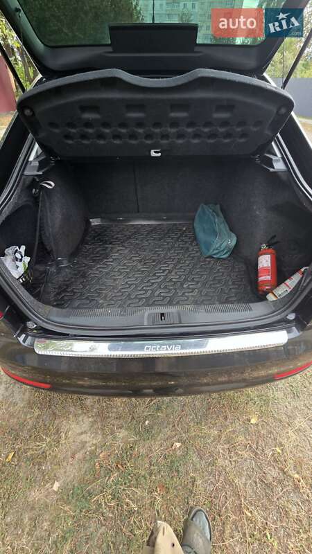 Ліфтбек Skoda Octavia 2009 в Чугуєві