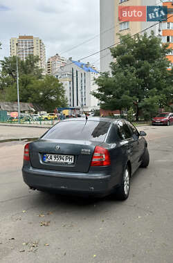 Лифтбек Skoda Octavia 2004 в 
