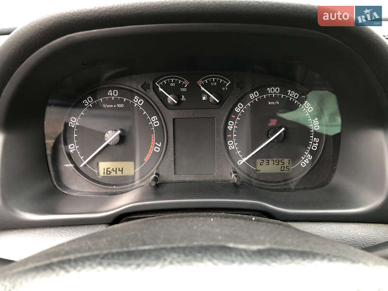 Лифтбек Skoda Octavia 2004 в Песчаном