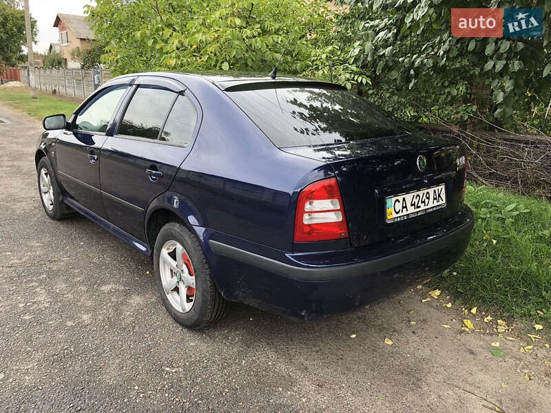 Лифтбек Skoda Octavia 2004 в Песчаном