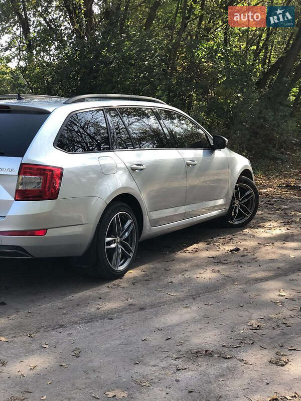 Универсал Skoda Octavia 2015 в Львове