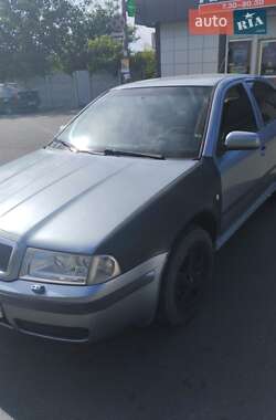 Лифтбек Skoda Octavia 2002 в 