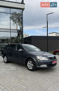 Універсал Skoda Octavia 2012 в Ужгороді