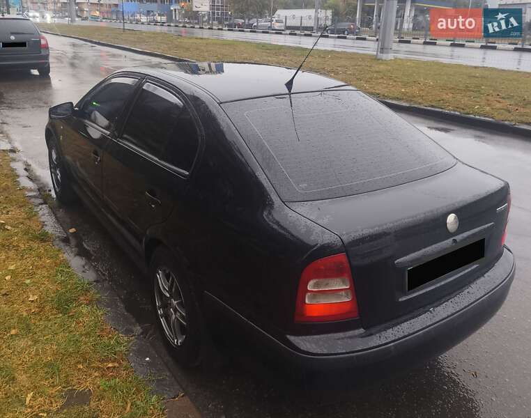 Лифтбек Skoda Octavia 2003 в Харькове