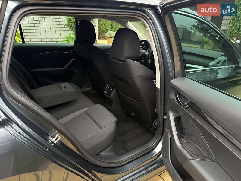 Универсал Skoda Octavia 2021 в Радивилове