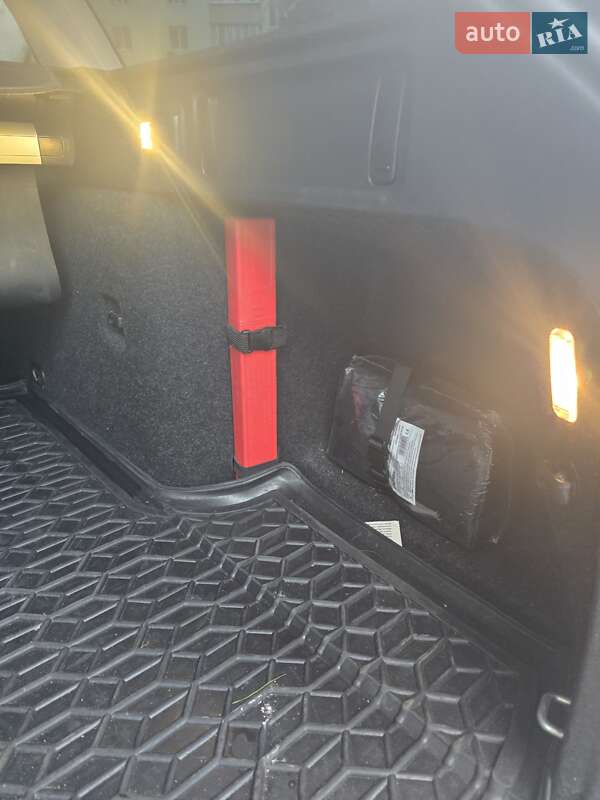 Универсал Skoda Octavia 2019 в Львове фото 9 Универсал Skoda Octavia 2019 в Львове